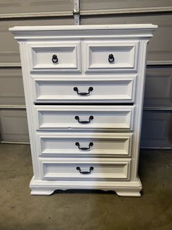 Tall boi white dresser