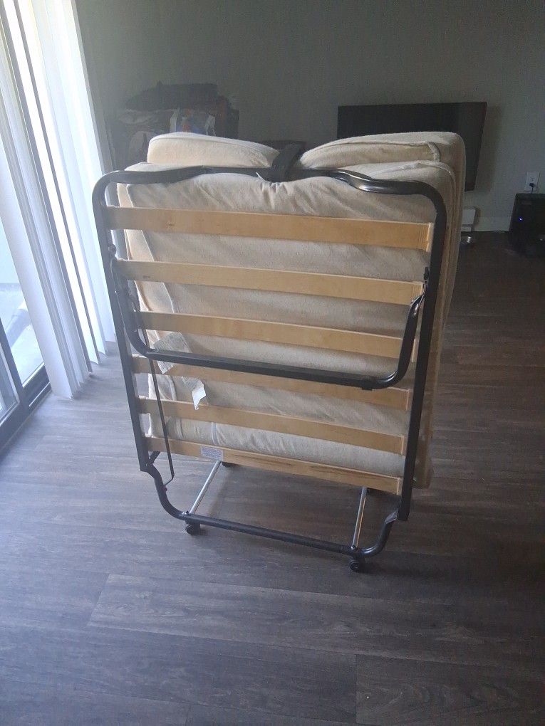 Sleep Over Futon