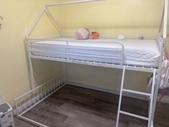 White Metal Kids Loft Bed with Ladder