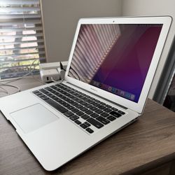 Apple MacBook Air 13" i7 8gb 128gb SSD