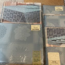 Table Cloth And Matching Napkins