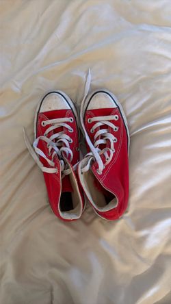 Women’s size 7 red chucks