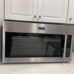 Maytag Microwave Oven 