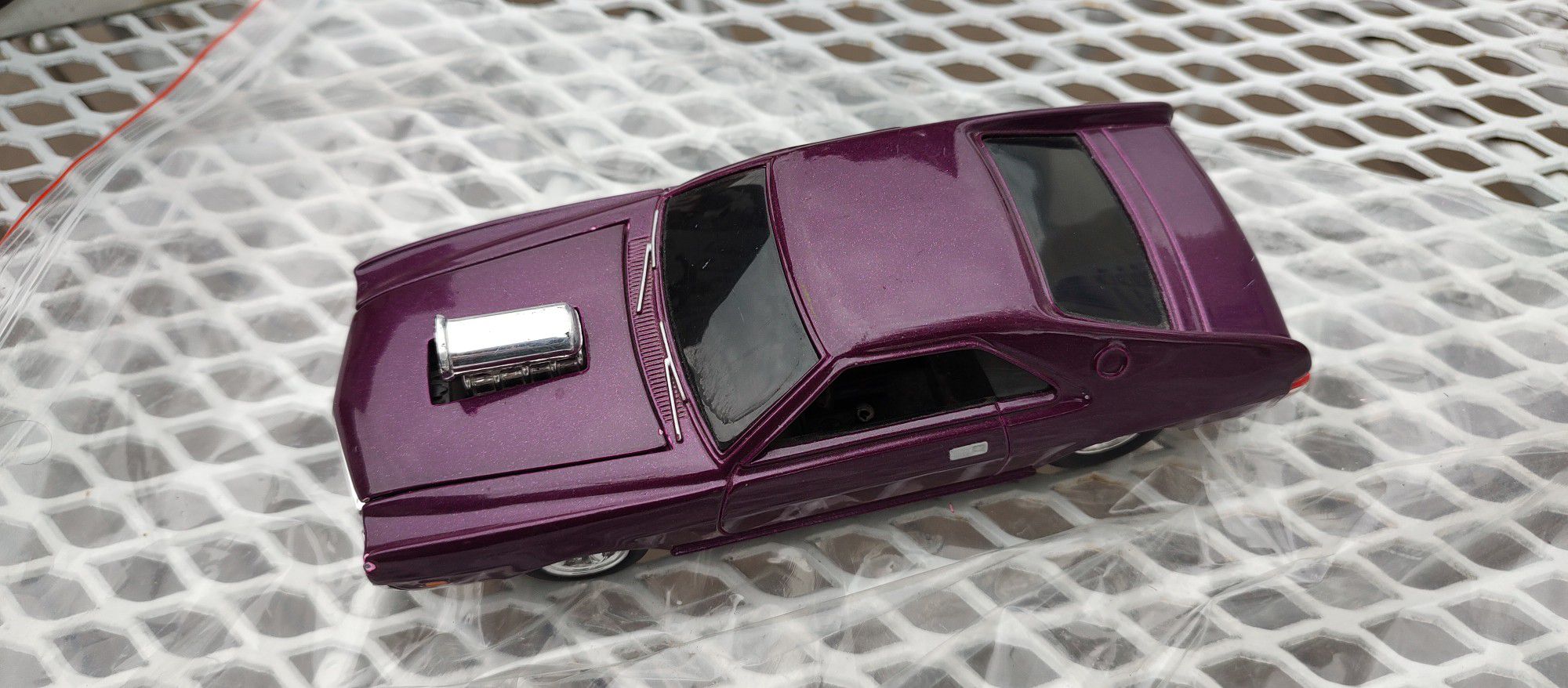Die Cast  1/24 Javelin Purple Car