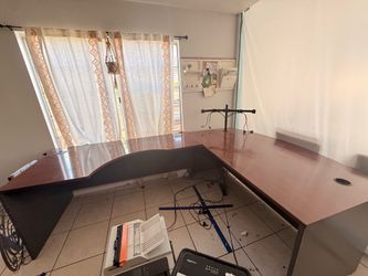 Free desk