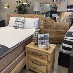 Beautiful 4pc Bedroom Set