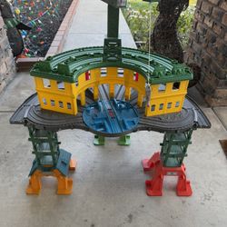 Fisher-Price Thomas & Friends Super Station Train Set Train Tracks Toys Tou