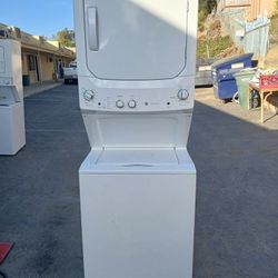 GE Eléctric 220v Stackable 27"wide 74"tall 29"deep Dryer Combo Heavy Duty Work Perfectly 