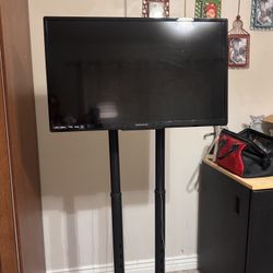 32” TV w/Rolling Stand