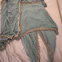 Pakistani Dress Only Used Twice For 90$