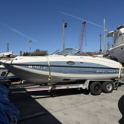 2014 HURRICANE Deck boat 210