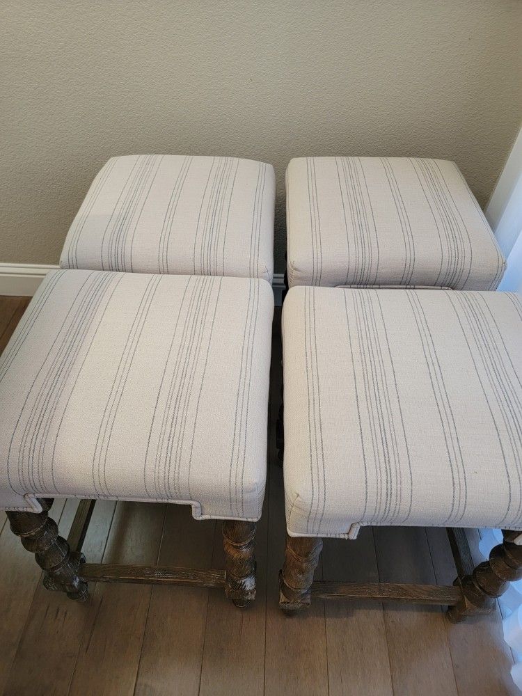 Rustic Counter-Height Bar Stools (4) – Excellent Condition