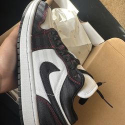 BRAND NEW Jordan 1 Low SE UTL