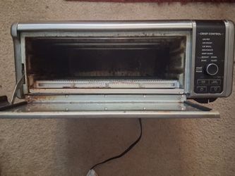 Ninja SP101 Digital Air Fry Countertop Oven with 8-in-1 Functionality, Flip Up & Away Capability for Storage Space