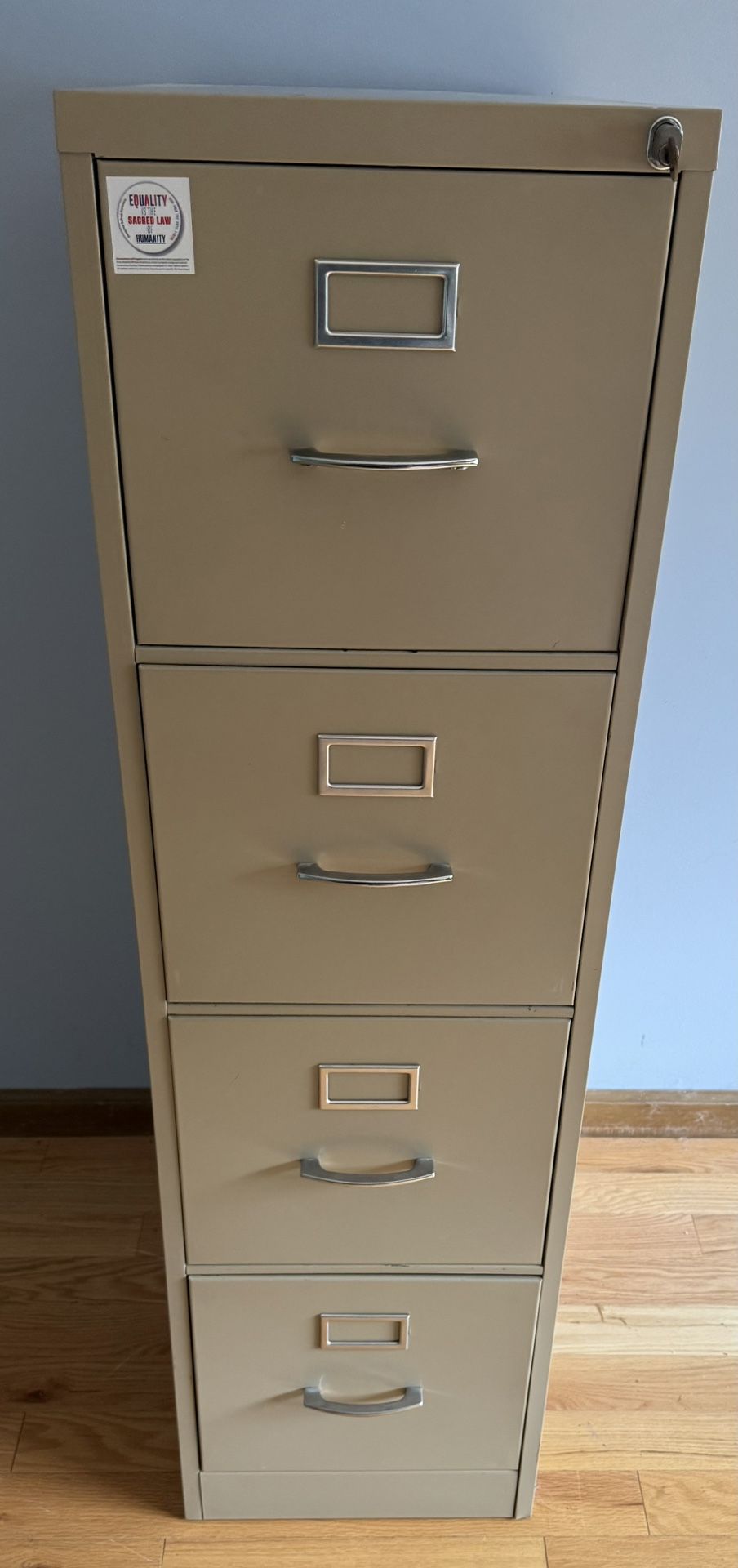 Nice 4 Drawer Filing Cabinet With File Racks & Key To Lock