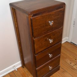 Dresser 