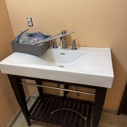 Modern Bathroom Sink / Vanity 