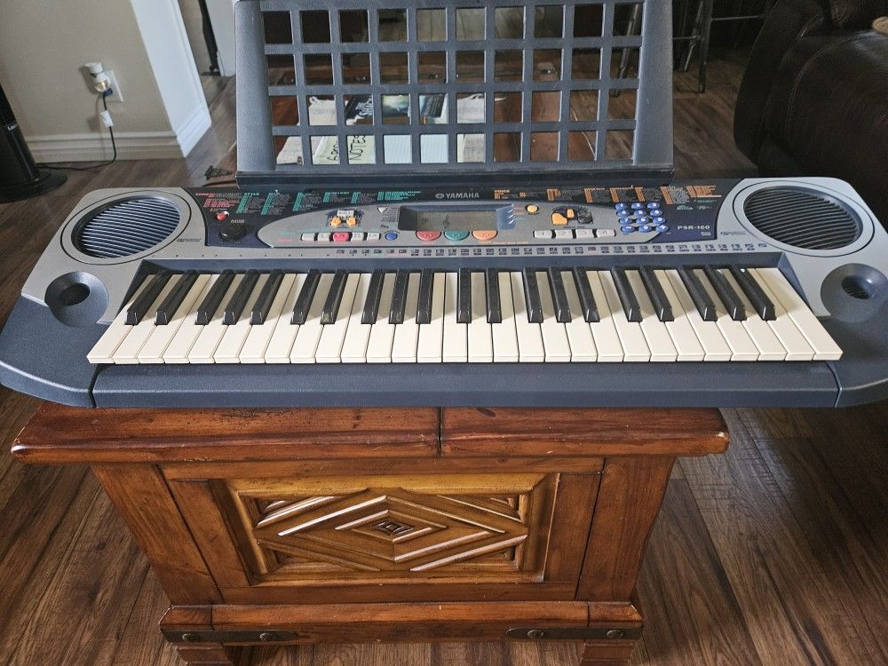 Yamaha Piano Model PSR-160