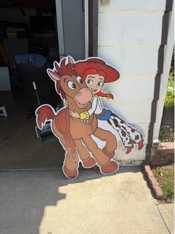 Jessi and bullseye prop