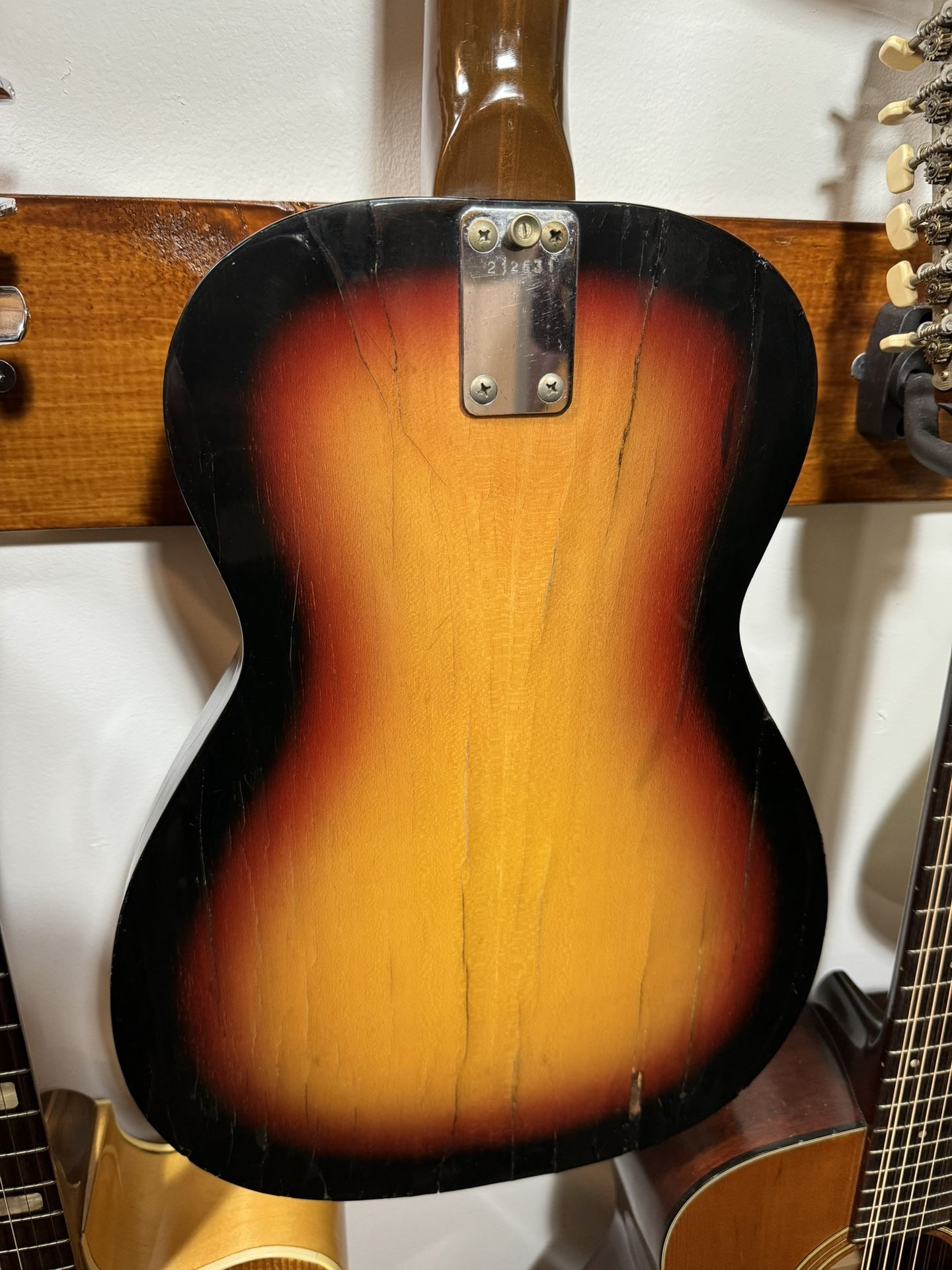 VOX STUDENT PRINCE  '64〜67 vintage Vox Student Prince 1966 Sunburst Guitar For Sale Hendrix Guitars