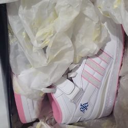 adidas forum 84 mid skateboarding lil dre white