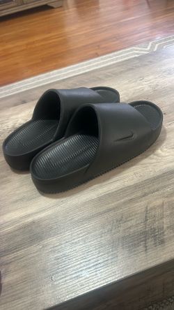 Nike Slides Size 9