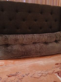 Bed pillow