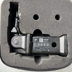 Tesla X Hitch