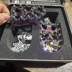 Flo Motorsport Pegs