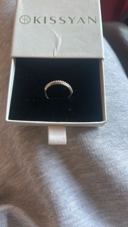 Diamond gold ring