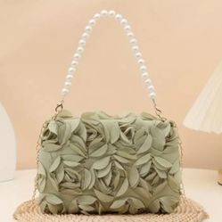 Bella Bolsa De Mano Color Verde Muy Bonita Para Fiesta O Cualquier Evento 