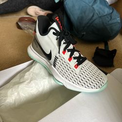 Nike Mens 8 LeBron Witness 5 White Clear Jade Basketball Shoes