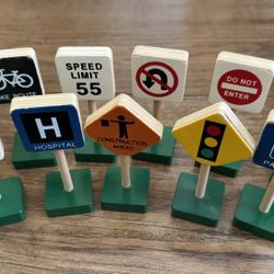 Wooden Street Signs Playset (Toy Cars/Thomas Trains)
