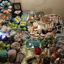 Halloween Decor And Gifts... !!!!$1 Each...!!!!