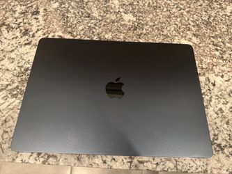 Mint 2024 15" M3 MacBook Air - 100% Battery Health - Spotless