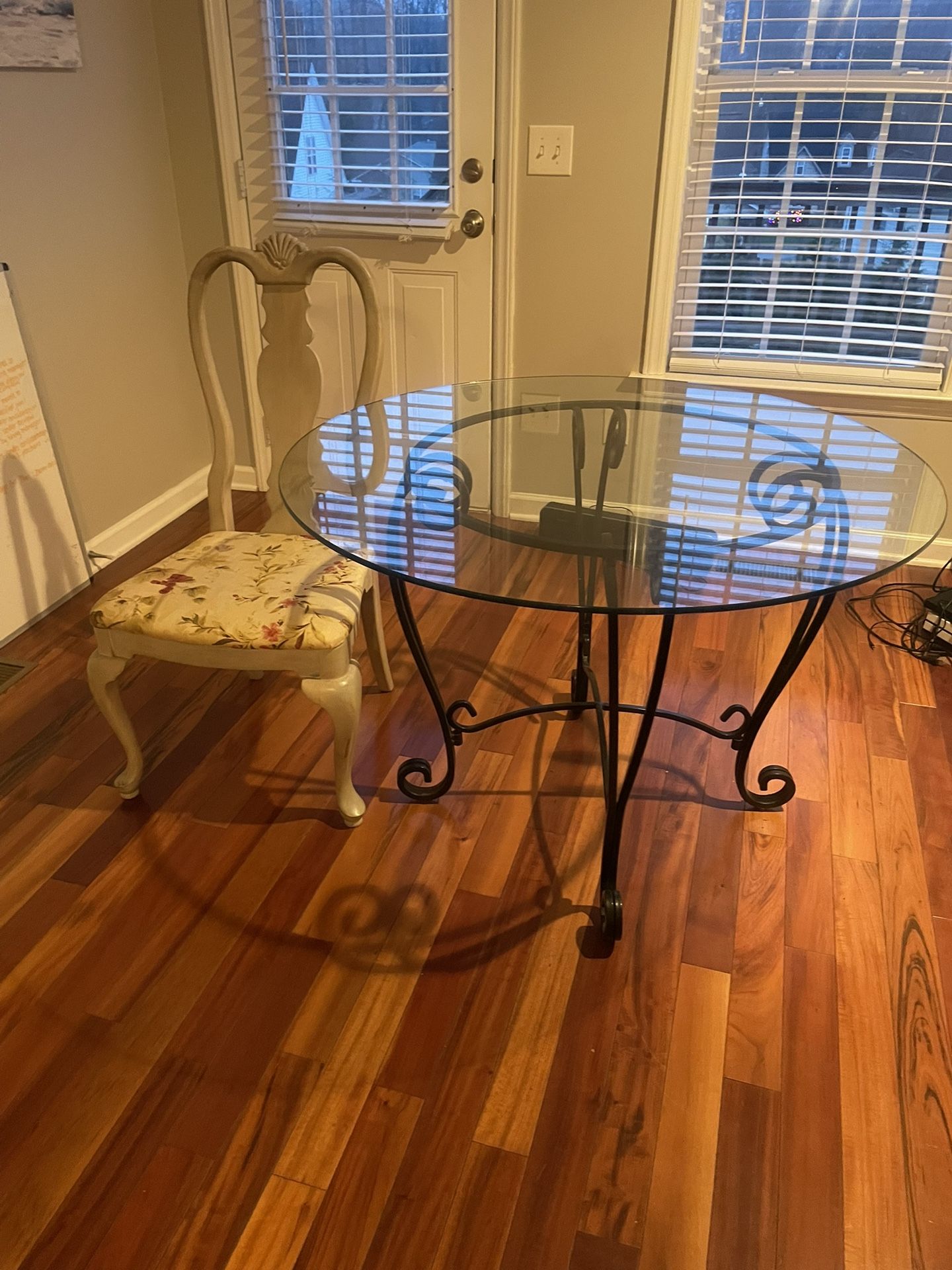 Dining Room Table & 4 Chairs