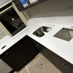 Comercial Quartz Countertops 