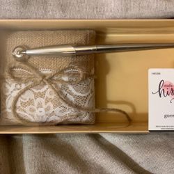 Burlap & Lace Guest Pen For Special Occasions.