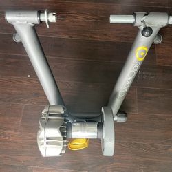 CycleOps Fluid2 Bike Trainer w/ front stand