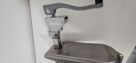 Heavy-duty manual commercial can opener. Pre-owned