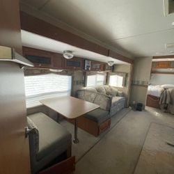 2006 Fleetwood  Denali  27 Ft