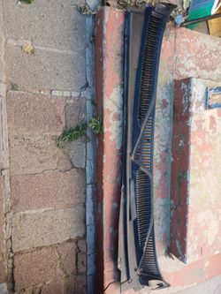2000-2006  windshield  valance