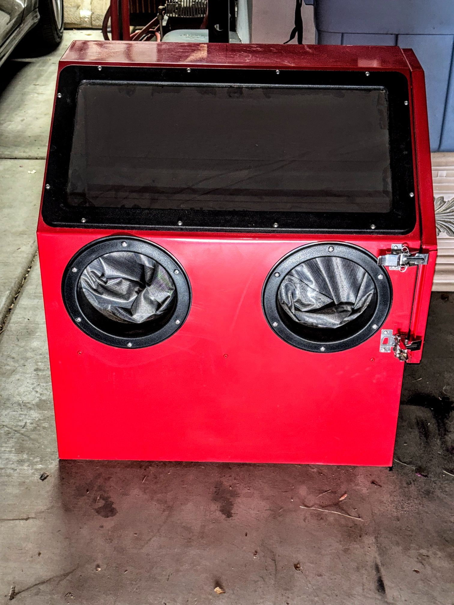 Central Pneumatic Benchtop Blast Cabinet