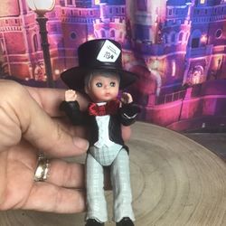 McDonald’s Happy Meal Madame Alexander Boy Mad Hatter Toy Alice In Wonderland 