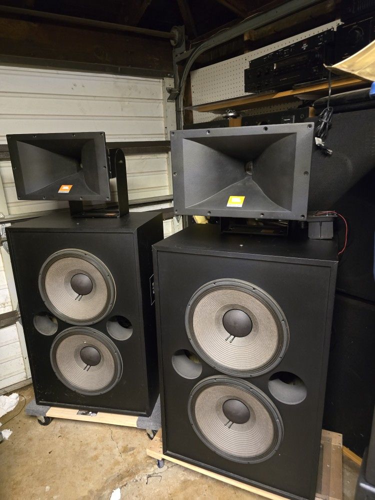 Jbl speakers and tweeters.