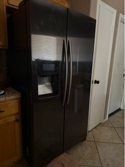Samsung Refrigerator READ DESCRIPTION