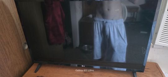 32 LG roku smart tv