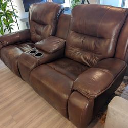 Adjustable Headrest Recliner
