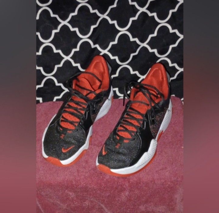 EUC Men's Nike Paul George PG 5 Bred 2021 Size 8.5