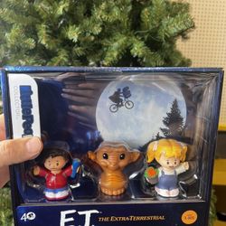 Toys E.T. The Extra-Terrestrial Special Edition Figure Set for Adults & Fans, New in Box 
